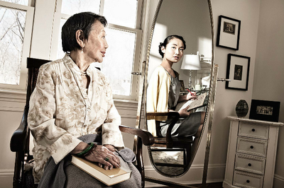 tom-hussey-reflections-portrait-series-older-people-mirror